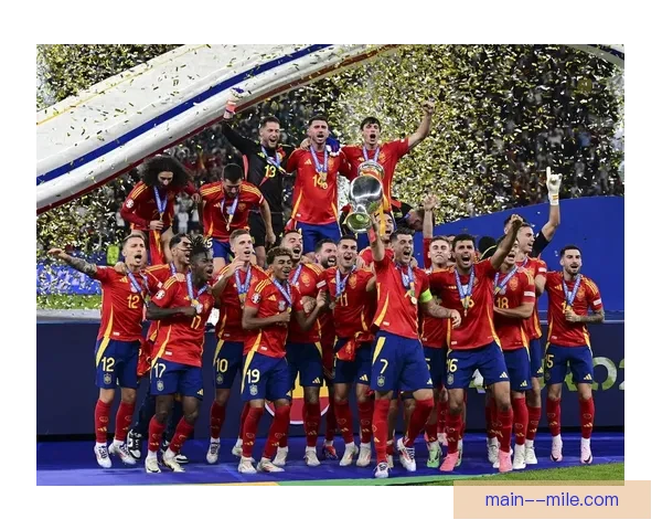 西班牙队2-1力克英格兰夺得欧洲杯冠军精彩回顾